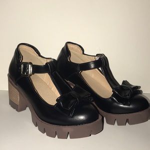 Retro Mary Jane Shoes heels